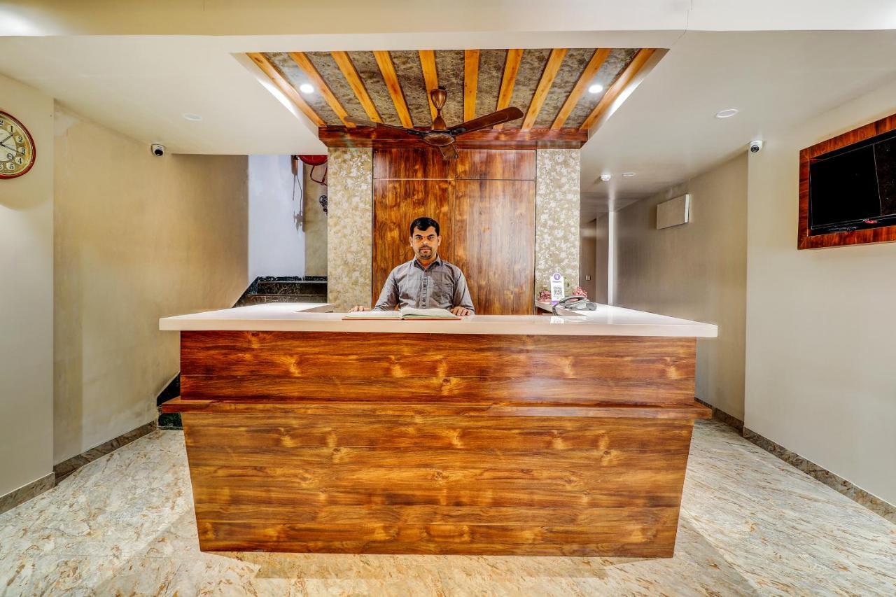 Hotel Apratim Lodging & Boarding Ulhasnagar Exterior photo