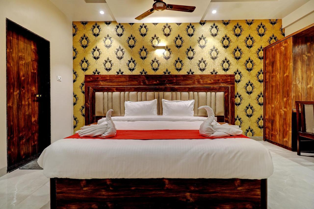 Hotel Apratim Lodging & Boarding Ulhasnagar Exterior photo