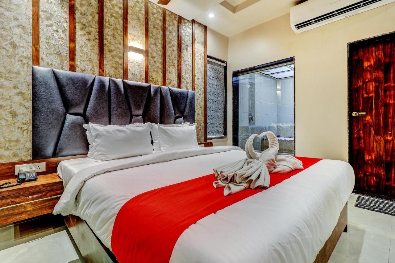 Hotel Apratim Lodging & Boarding Ulhasnagar Exterior photo