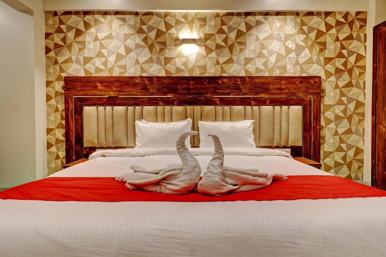 Hotel Apratim Lodging & Boarding Ulhasnagar Exterior photo