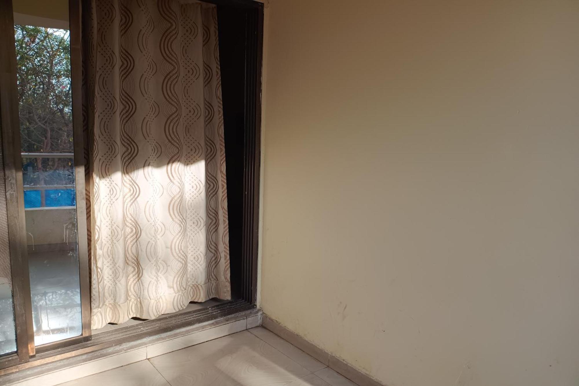 Hotel Apratim Lodging & Boarding Ulhasnagar Exterior photo